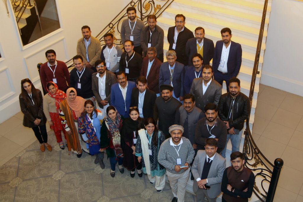 Photo de groupe des participants à l'atelier à Lahore, Pakistan, 2024.